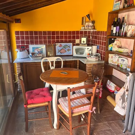 La Casa Colorata Nel Cuore Della Venezia リヴォルノ