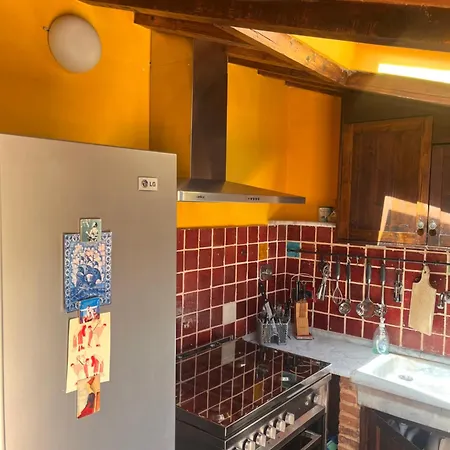 La Casa Colorata Nel Cuore Della Venezia * リヴォルノ